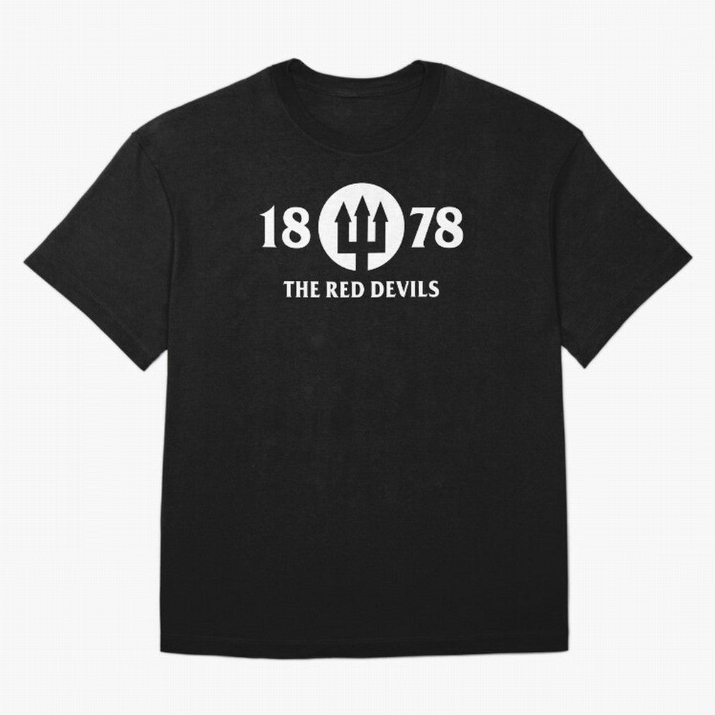 Manchester United The Red Devils Oversized T-Shirt Celebrate the Stars of the FIFA World Cup 2026 Journey through Messi, CR7 and Mbappe Highlights, England Pride, Worldwide Fan Energy, Dramatic Goals, Stadium Lights and Championship Celebrations;
