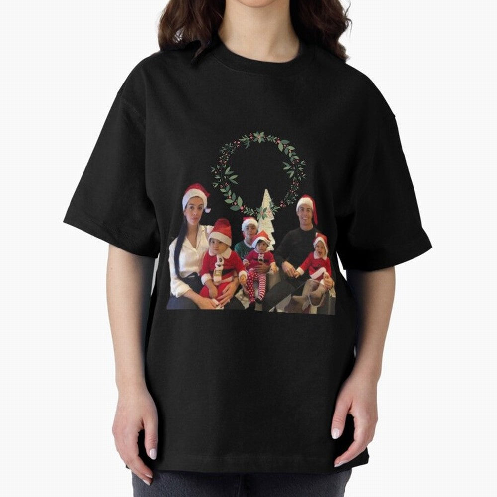 Cristiano ronaldo siuuu familly - siuuu Merry Christmas Oversized T-Shirt Bring a Vintage Feel to FIFA World Cup 2026 for Fans of Neymar, Haaland and Cristiano Ronaldo and Spain, Bringing Stadium Chants, National Pride, Trophy Dreams and