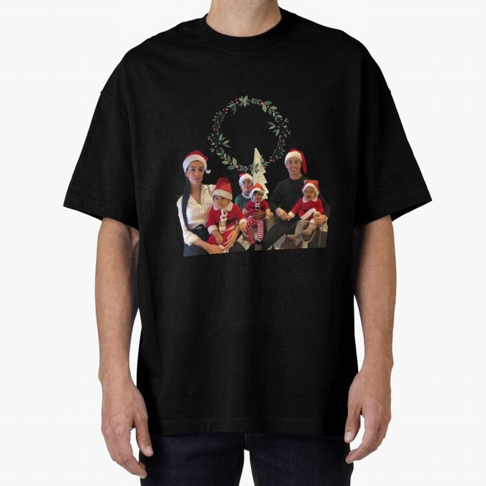 Cristiano ronaldo siuuu familly - siuuu Merry Christmas Oversized T-Shirt Bring a Vintage Feel to FIFA World Cup 2026 for Fans of Neymar, Haaland and Cristiano Ronaldo and Spain, Bringing Stadium Chants, National Pride, Trophy Dreams and