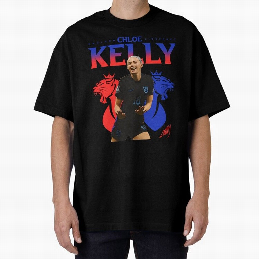Chloe Kelly Oversized T-Shirt Cheer through Every Moment of FIFA World Cup 2026 USA Canada Mexico Spirit, Highlighting Portugal, Mbappe, Retro Football Energy, Iconic Rivalries, Trophy Chase Drama and Stadium Atmosphere; Made for Collectors Who