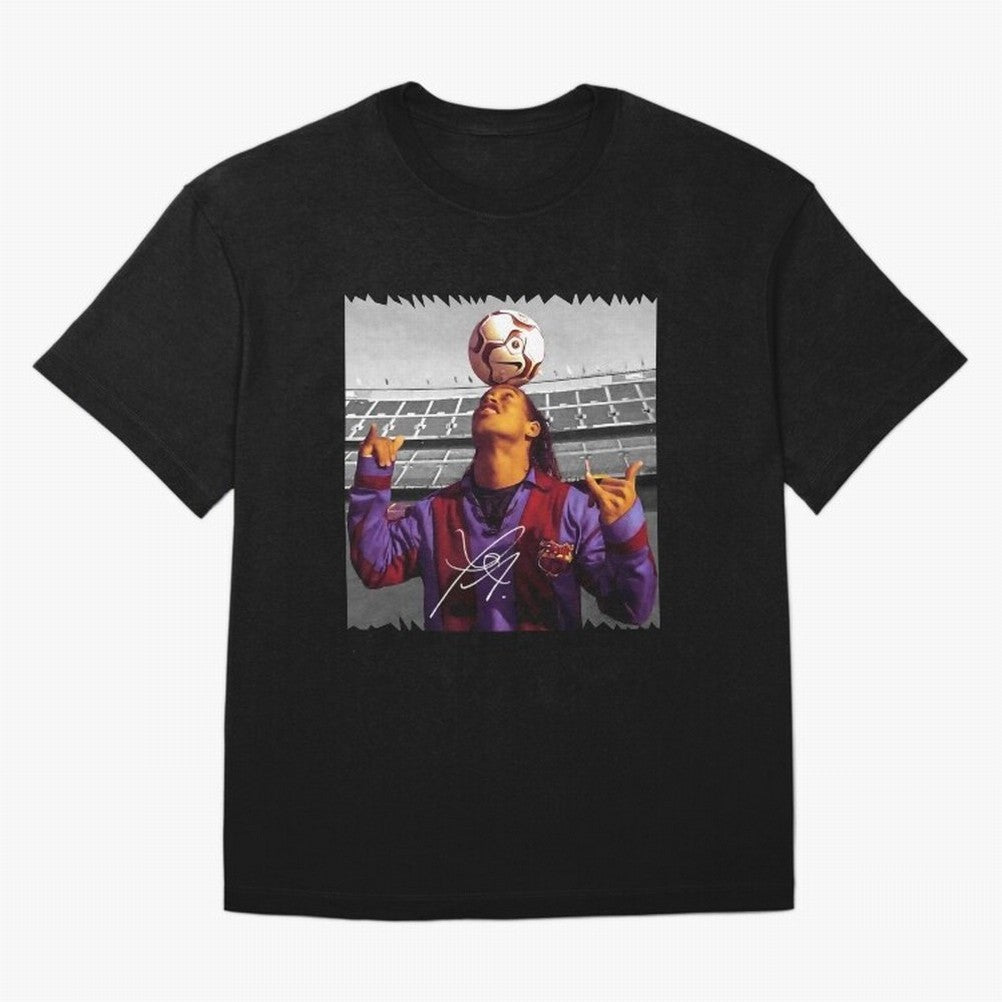 Ronaldinho - vintage Oversized T-Shirt Cheer for FIFA World Cup 2026 Spirit, Highlighting England, Messi, CR7 and Mbappe, Championship Spirit, Famous Goals, Roaring Crowds and International Football Unity; Perfect for Supporters Who Want Bold
