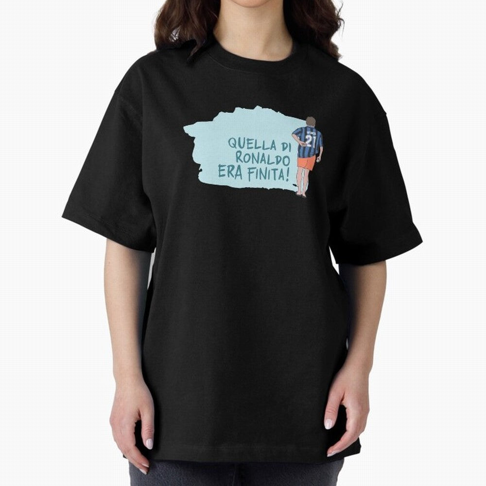 Sforza, quella di Ronaldo era finita! - AGG Oversized T-Shirt Honor Football Greatness during FIFA World Cup 2026 Group Stage for Fans of Mbappe and England, Bringing Retro Football Energy, Iconic Rivalries, Trophy Chase Drama and Stadium