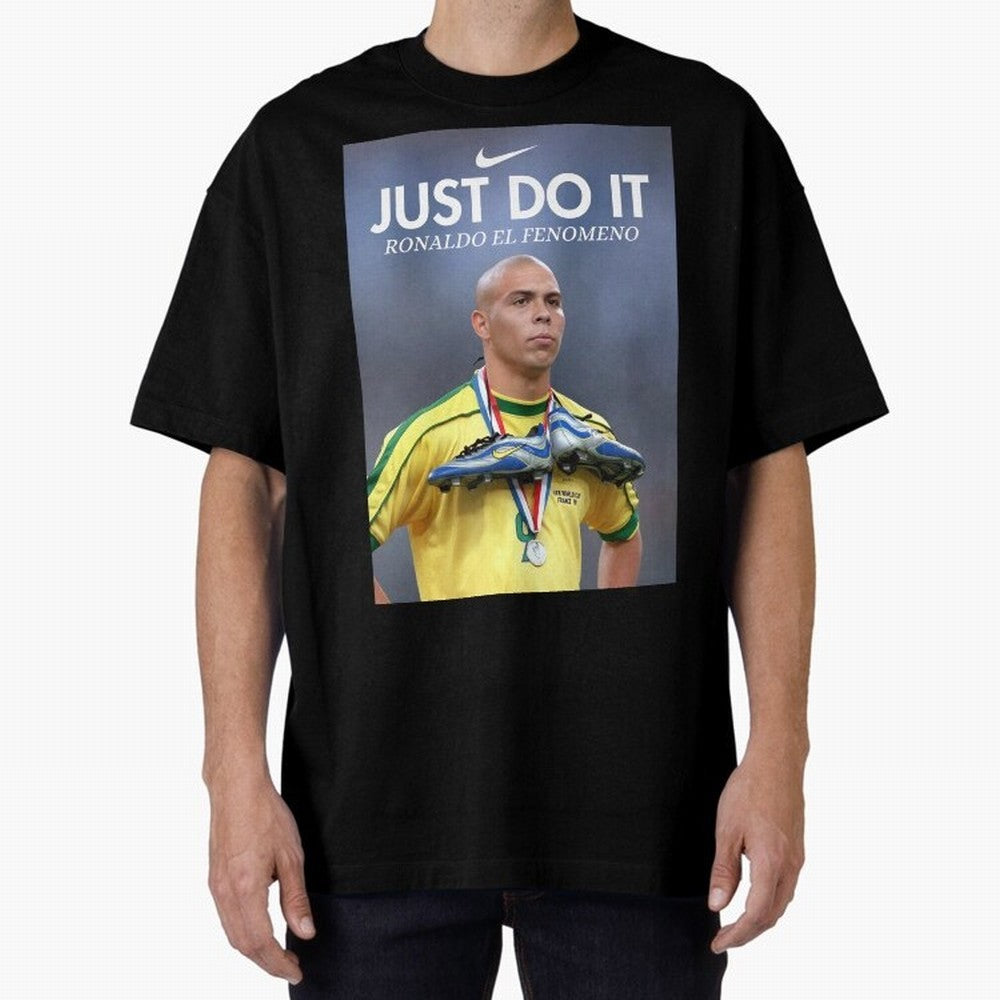 Ronaldo Fenomeno, Ronaldo Nazario Poster, Vintage Sports Decor, Living Room Decor For Walls, Sports Bedroom Decor, Game Room Decor, R9 Oversized T-Shirt Remember Iconic Moments from FIFA World Cup 2026 Connected to Messi, Neymar and Mbappe, Brazil