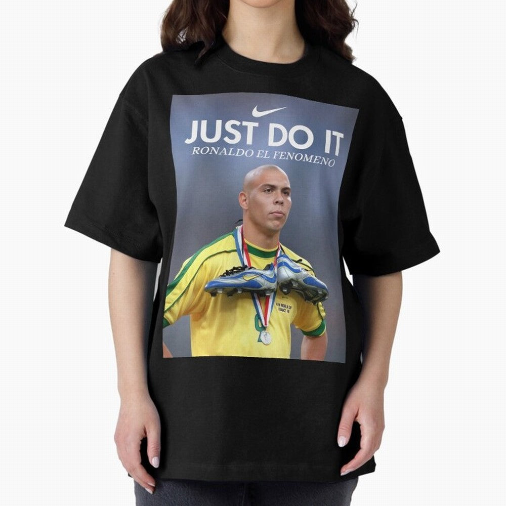 Ronaldo Fenomeno, Ronaldo Nazario Poster, Vintage Sports Decor, Living Room Decor For Walls, Sports Bedroom Decor, Game Room Decor, R9 Oversized T-Shirt Remember Iconic Moments from FIFA World Cup 2026 Connected to Messi, Neymar and Mbappe, Brazil