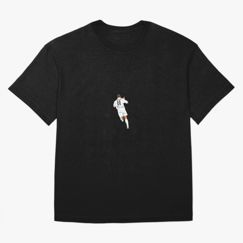 Ronaldo Nazario Minimalist Oversized T-Shirt Celebrate the Magic of FIFA World Cup 2026 Spirit, Capturing Brazil, Mbappe, Championship Spirit, Famous Goals, Roaring Crowds and International Football Unity; Ideal for Passionate Fans Who Love