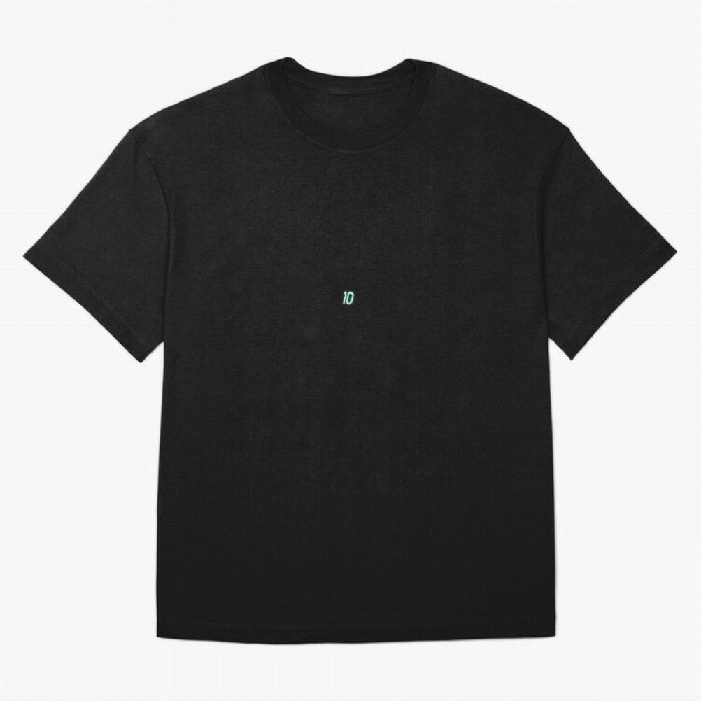 Lionel Messi Minimalist Design - ¥ê¥ª¥Í¥ë?¥á¥Ã¥· | Argentina Edition Classic T-Shirt Celebrate the Stars of the FIFA World Cup 2026 Group Stage Journey through Mbappe and Neymar Highlights, Argentina and Brazil Pride, Tournament Hype, Historic