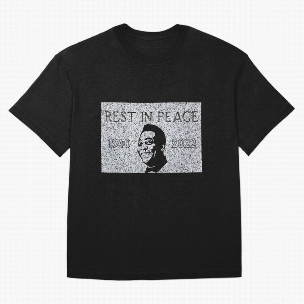 RIP Pel¨¦, 1940-2022 Oversized T-Shirt Join Match Day Hype around FIFA World Cup 2026, Cristiano Ronaldo, Haaland and CR7, England, Retro Football Energy, Iconic Rivalries, Trophy Chase Drama and Stadium Atmosphere; Great for Watch Parties, Sports